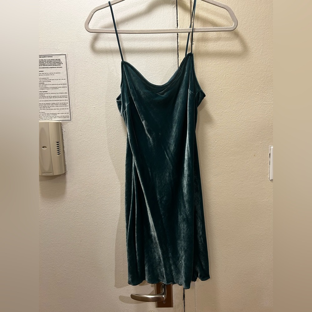 Aritzia Alta velvet dress